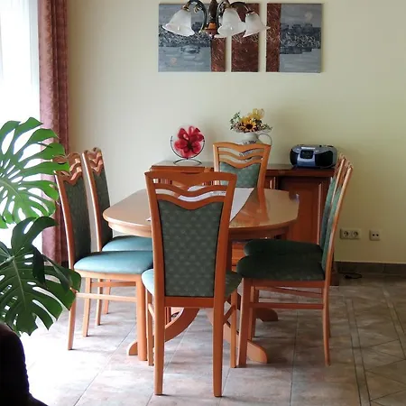 Gaestehaus Am Hirtenberg Appartement *